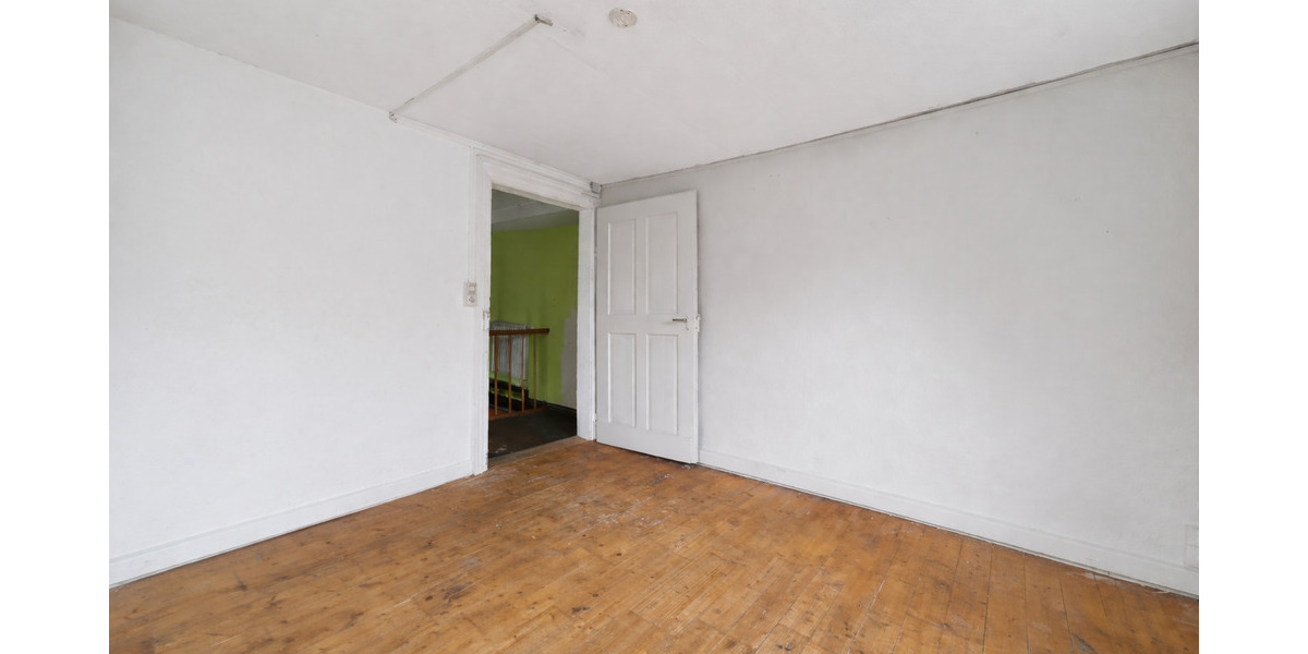 Mehrfamilienhaus, Wohnhaus Schwäbisch Gmünd - 9 Zimmer, 155 m&sup2;, 249.000&euro; | Angebot:25776970