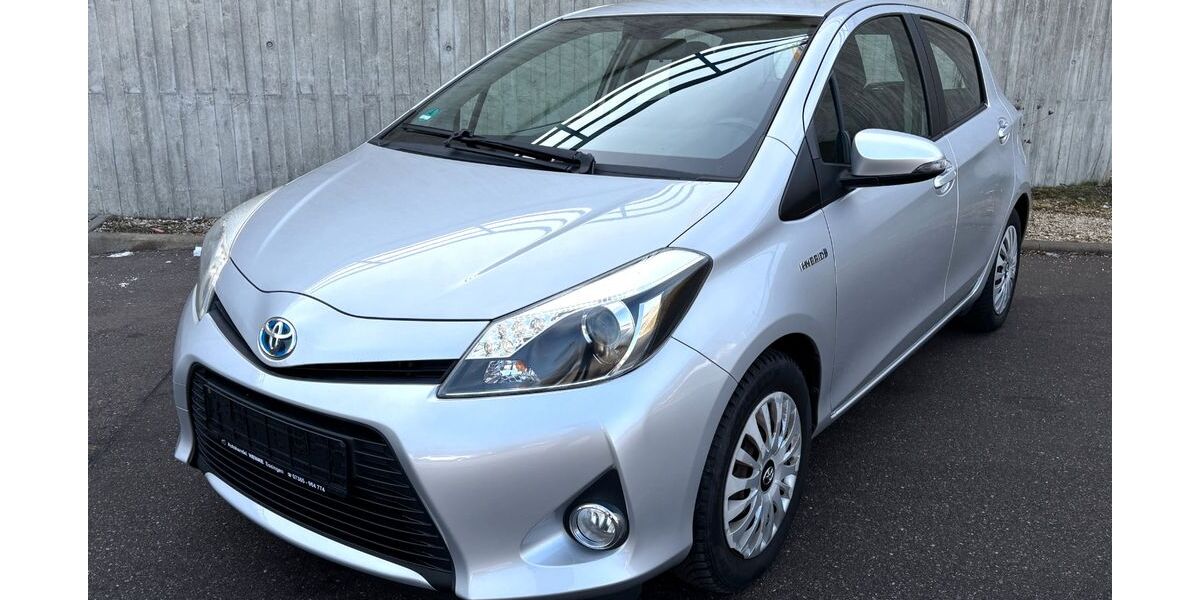 Toyota Yaris 69.000 km 9.800 &euro; Essingen­­­ 73457