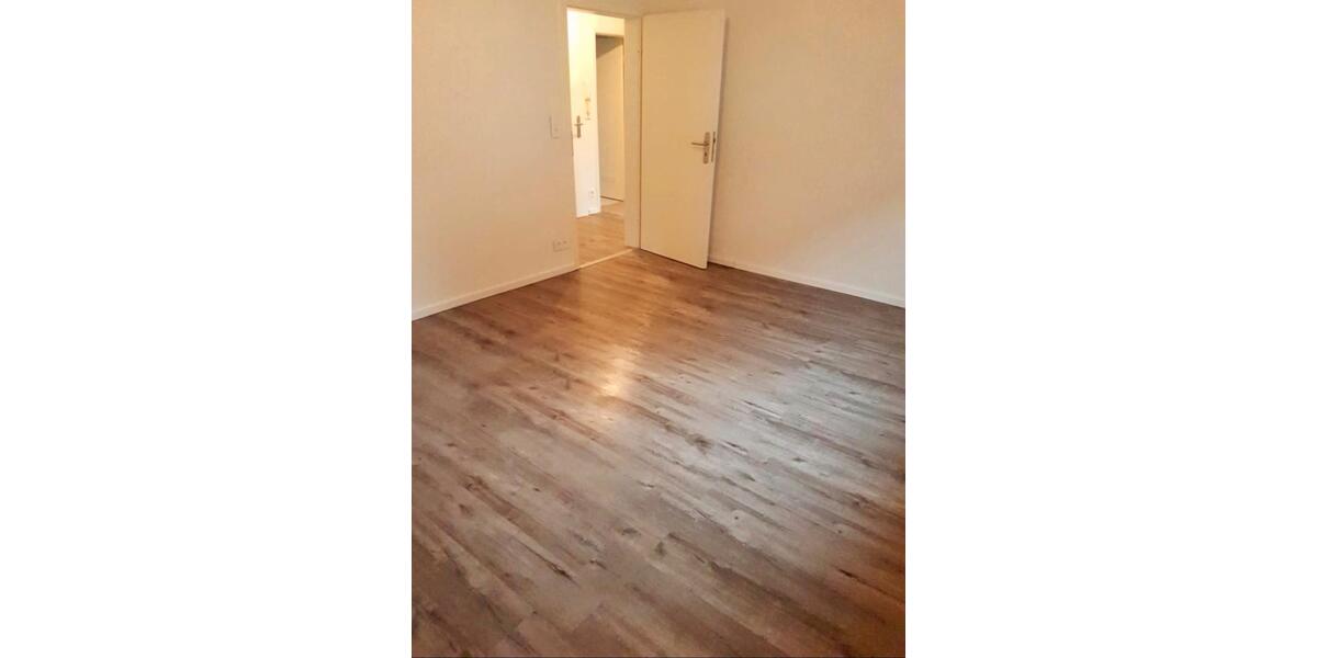 Etagenwohnung Göppingen Bruckwasen - 3 Zimmer, 75 m&sup2;, 1.000&euro; | Angebot:25993648