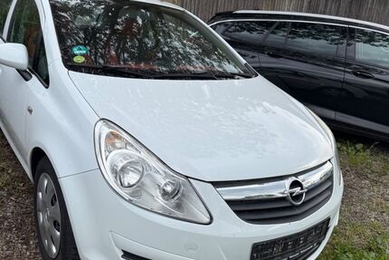 Opel Corsa 179.000 km 1.499 &euro; Fellbach 70736
