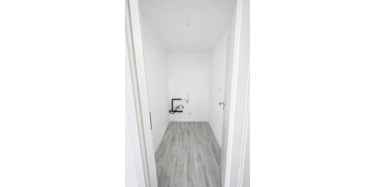 Etagenwohnung Esslingen am Neckar Pliensauvorstadt - 3 Zimmer, 75 m&sup2;, 1.200&euro; | Angebot:26585692