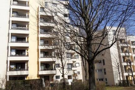 Wohnung Esslingen am Neckar Pliensauvorstadt - 3 Zimmer, 83 m&sup2;, 938&euro; | Angebot:26425483