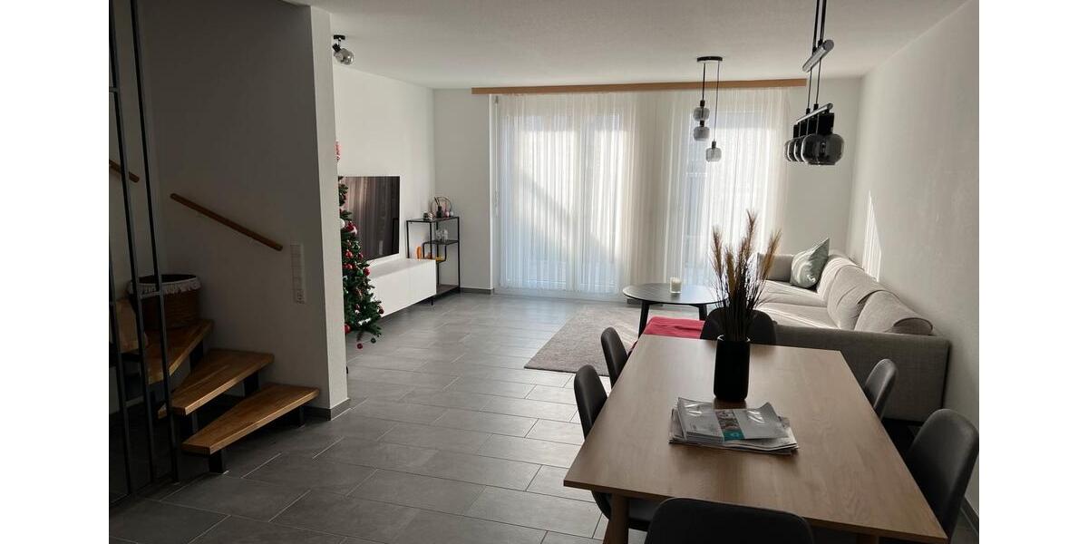 Etagenwohnung Esslingen am Neckar Brühl - 5 Zimmer, 127 m&sup2;, 2.500&euro; | Angebot:25292623