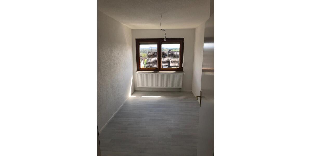 Etagenwohnung Reichenbach an der Fils - 4 Zimmer, 1.250&euro; | Angebot:23597288