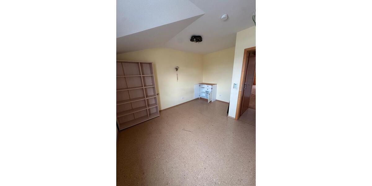 Dachgeschoßwohnung Ruppertshofen - 4 Zimmer, 130 m&sup2;, 950&euro; | Angebot:26310112