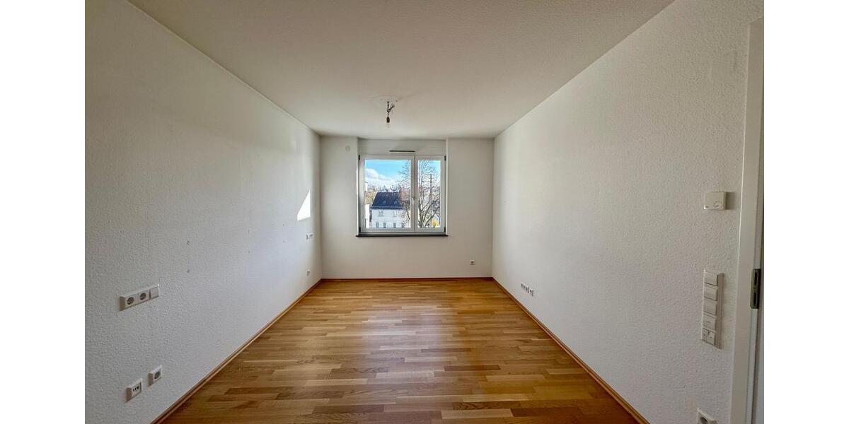 Etagenwohnung Nürtingen - 4.5 Zimmer, 125 m&sup2;, 1.550&euro; | Angebot:25991604