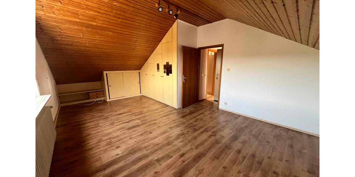 Dachgeschoßwohnung Geislingen an der Steige - 2 Zimmer, 49 m&sup2;, 500&euro; | Angebot:24600154