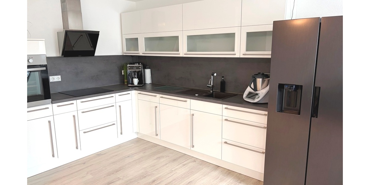 Urbanes Wohnen in Uhingen: Großzügige 4,5-Zi.-OG-ETW in bester Lage - 4.5 Uhingen Uhingen | Angebot:25999635