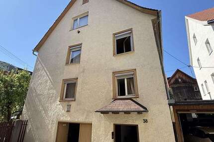 Haus Geislingen - 8 Zimmer, 133 m&sup2;, 180.000&euro; | Angebot:23355143