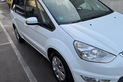 Ford Galaxy 197.000 km 5.800 &euro; Esslingen 73732
