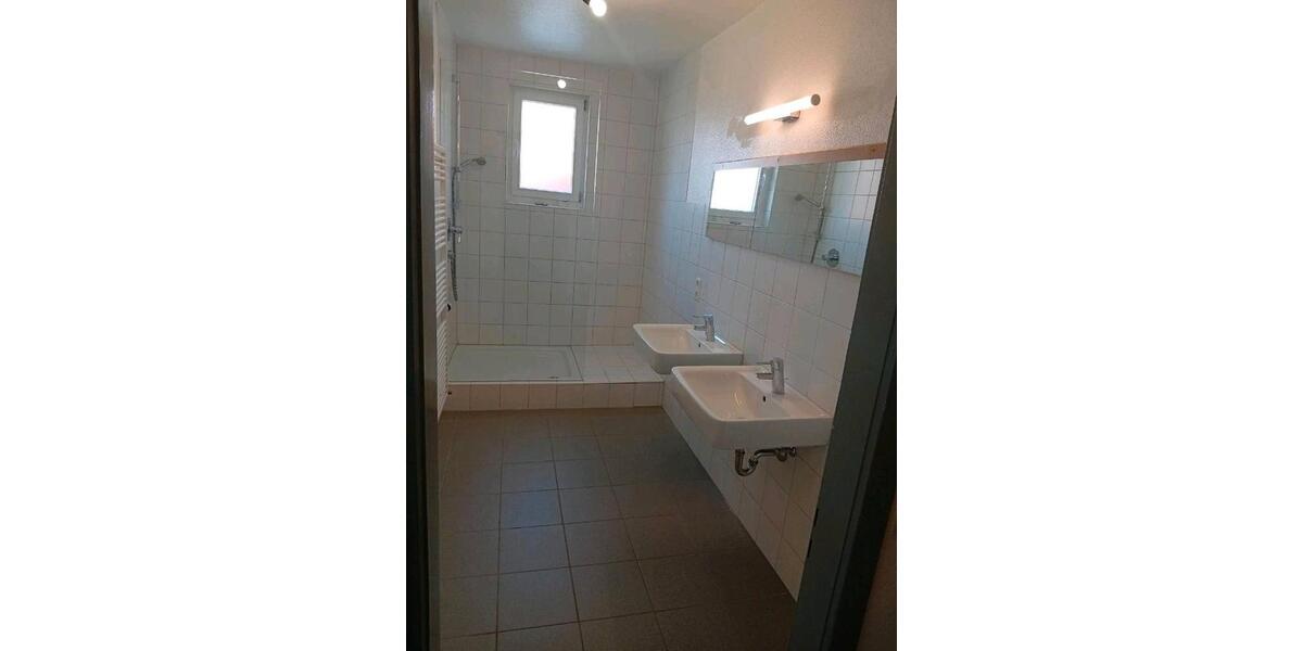 Etagenwohnung Mutlangen - 4 Zimmer, 120 m&sup2;, 900&euro; | Angebot:25942707