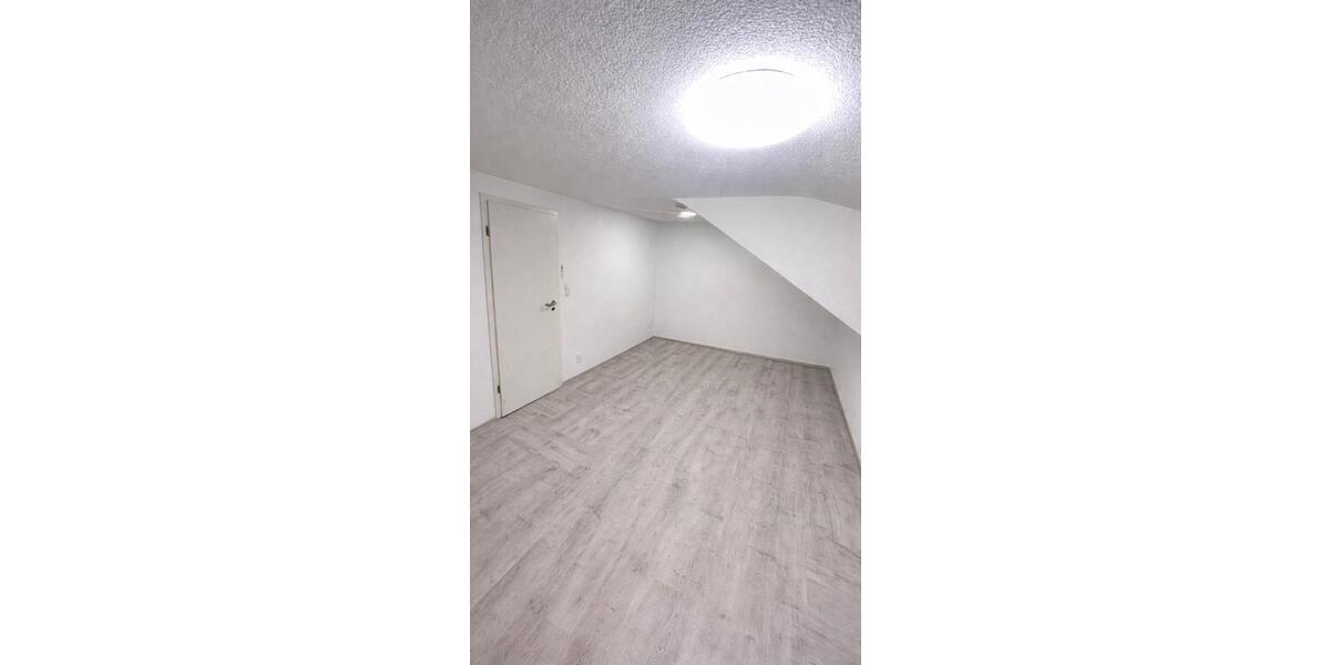 Dachgeschoßwohnung Schorndorf - 3 Zimmer, 61 m&sup2;, 219.000&euro; | Angebot:25355005