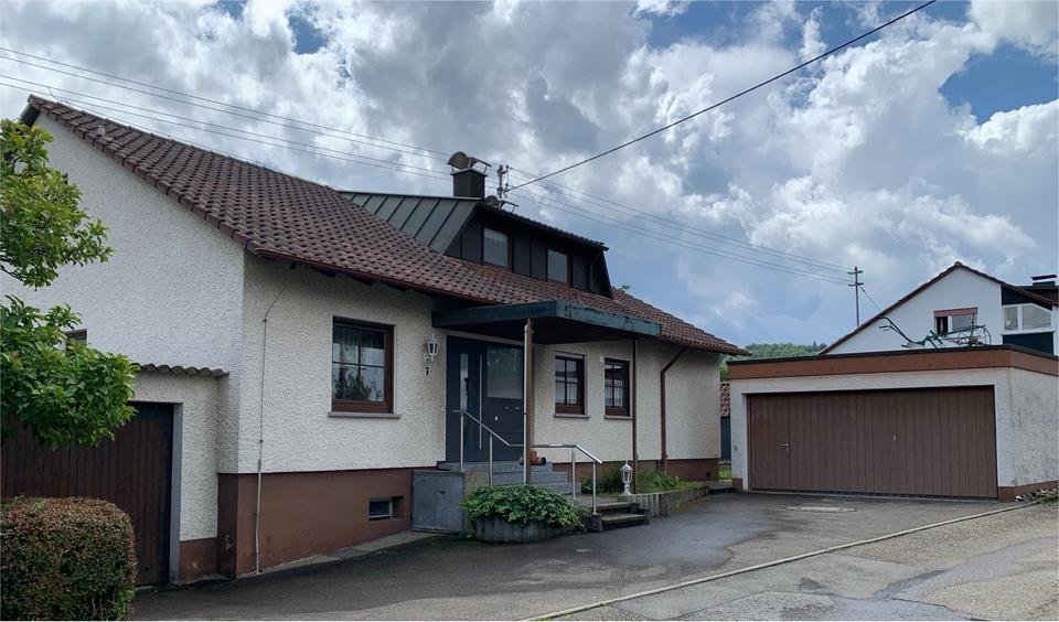 Einfamilienhaus Allmersbach im Tal - 10 Zimmer, 198 m&sup2;, 650.000&euro; | Angebot:26048203