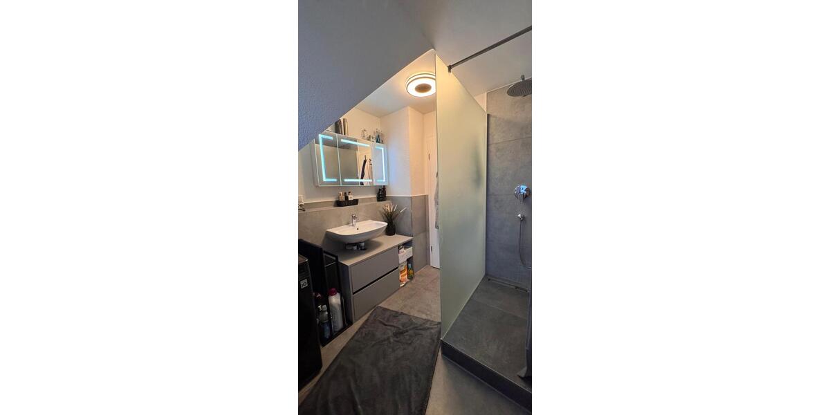 Dachgeschoßwohnung Plochingen - 2.5 Zimmer, 65 m&sup2;, 1.100&euro; | Angebot:25371392