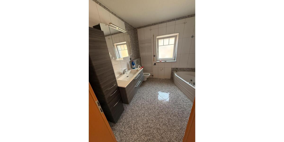 Dachgeschoßwohnung Geislingen an der Steige - 3 Zimmer, 77 m&sup2;, 850&euro; | Angebot:25945538