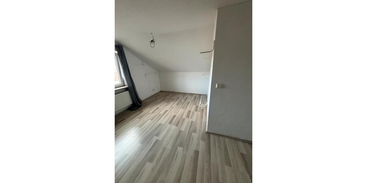 Dachgeschoßwohnung Plüderhausen - 2.5 Zimmer, 69 m&sup2;, 1.050&euro; | Angebot:25384288
