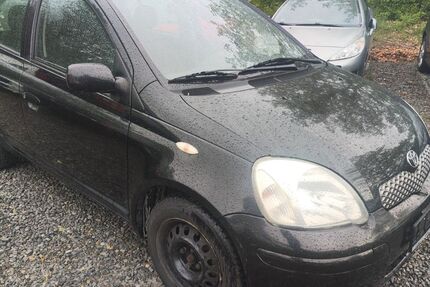 Toyota Yaris 165.000 km 1.990 &euro; weinstadt 71384