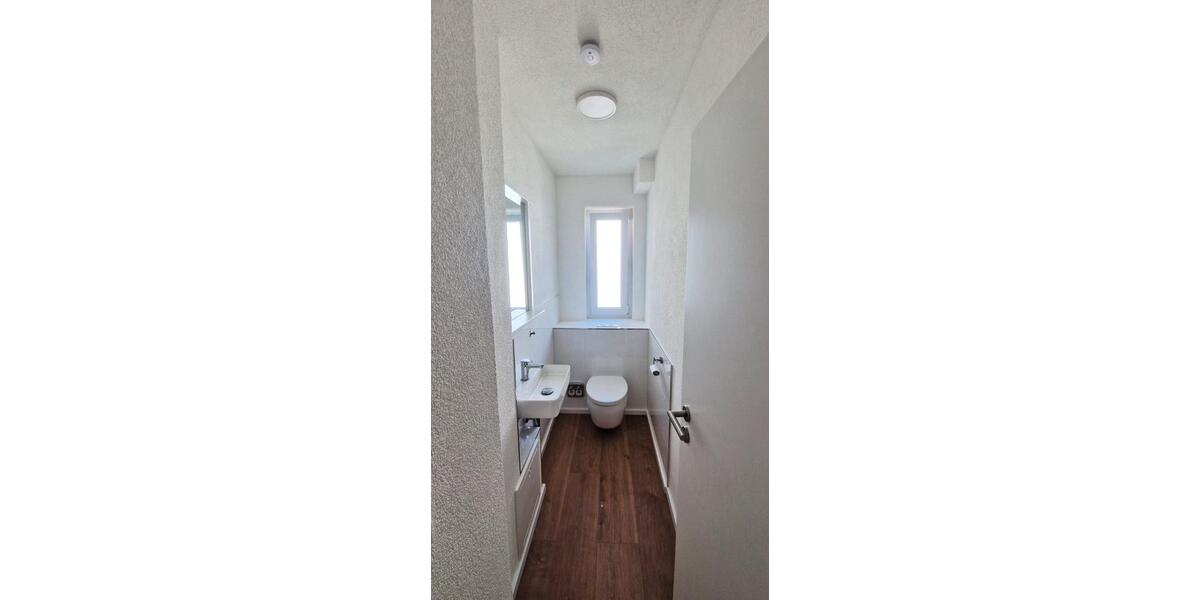 Hochparterre Esslingen am Neckar - 4 Zimmer, 90 m&sup2;, 1.450&euro; | Angebot:27594524