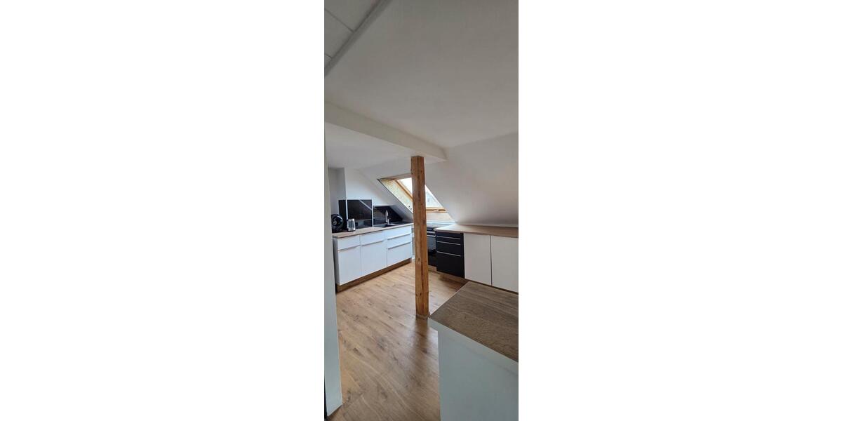 Dachgeschoßwohnung Laichingen - 3.5 Zimmer, 81 m&sup2;, 1.200&euro; | Angebot:25989323