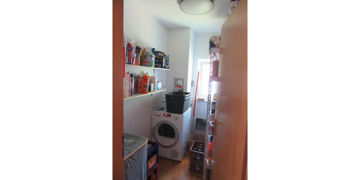 Provisionsfrei* Doppelhaushälfte mit zwei separaten Wohneinheiten, Stellplätzen, Balkon und Terrasse - Zweifamilienhaus Göppingen Faurndau | Angebot:26961593