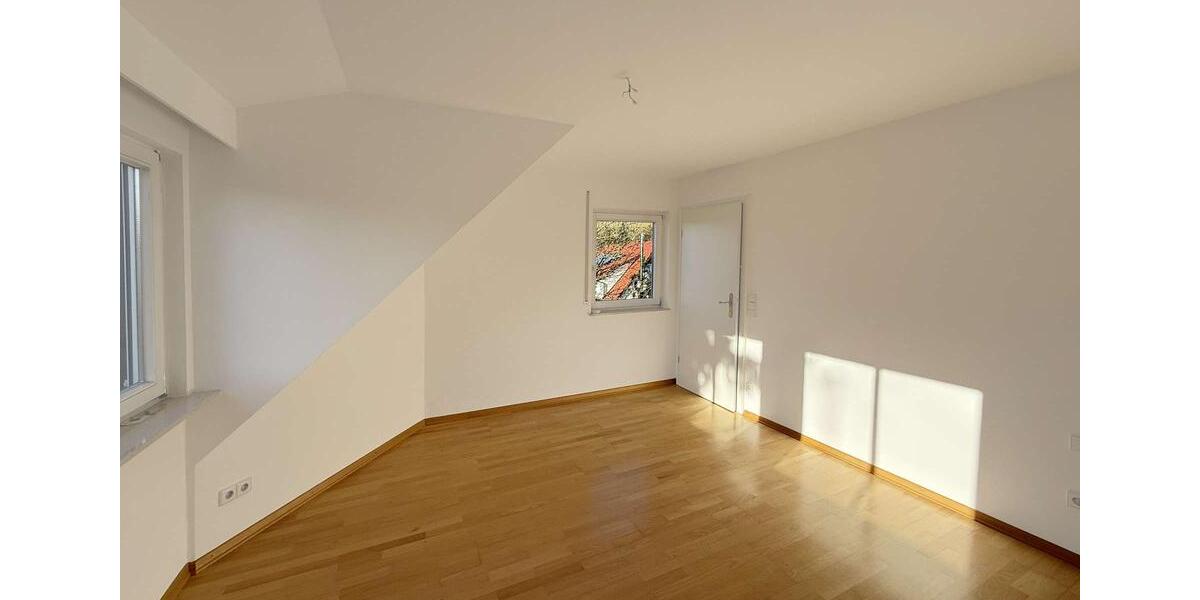Einfamilienhaus Nürtingen - 5.5 Zimmer, 175 m&sup2;, 2.500&euro; | Angebot:24571134