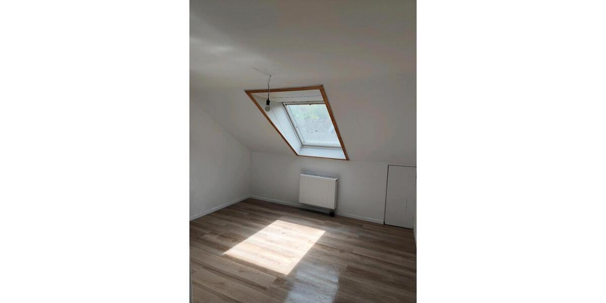 Reihenhaus Esslingen am Neckar Pliensauvorstadt - 4 Zimmer, 106 m&sup2;, 1.450&euro; | Angebot:26611083