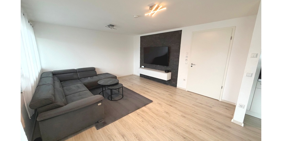 Urbanes Wohnen in Uhingen: Großzügige 4,5-Zi.-OG-ETW in bester Lage - 4.5 Uhingen Uhingen | Angebot:25999635