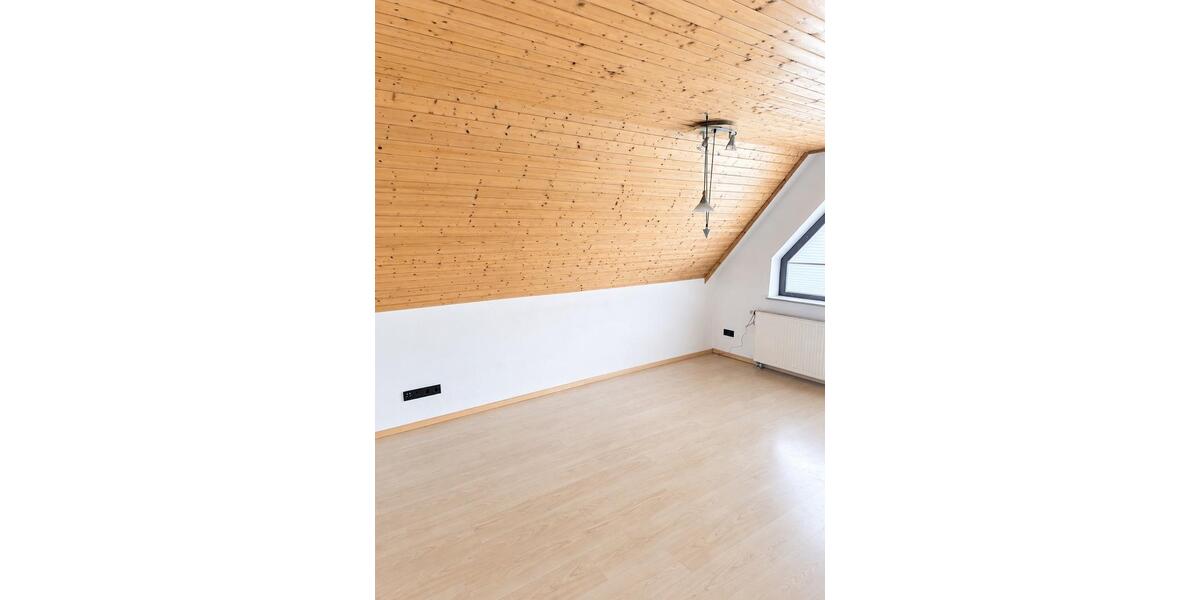 Dachgeschoßwohnung Ostfildern - 3 Zimmer, 70 m&sup2;, 1.000&euro; | Angebot:27608831