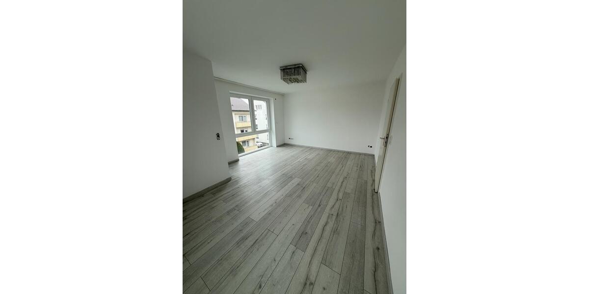 Hochparterre Esslingen am Neckar Oberesslingen - 3 Zimmer, 75 m&sup2;, 1.100&euro; | Angebot:26612883
