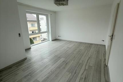 Wohnung Esslingen am Neckar Oberesslingen - 3 Zimmer, 75 m&sup2;, 1.100&euro; | Angebot:26612883
