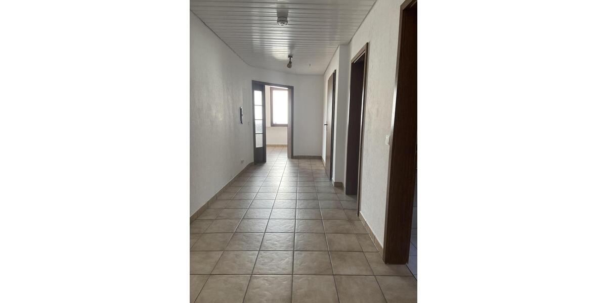 Dachgeschoßwohnung Winnenden - 3.5 Zimmer, 106 m&sup2;, 1.150&euro; | Angebot:25992753