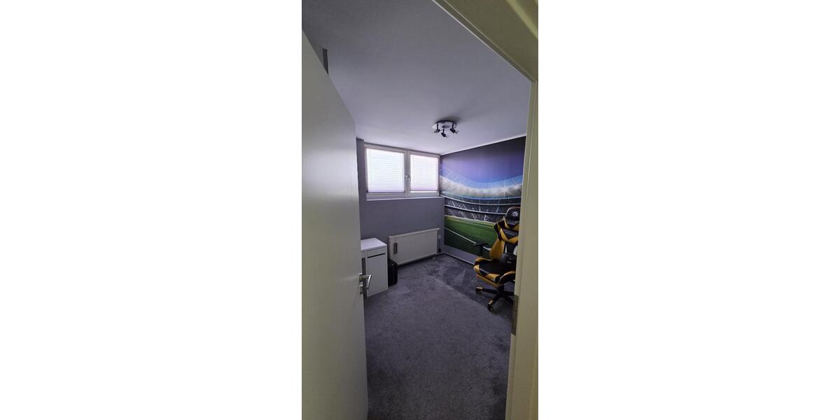 Erdgeschoßwohnung Weinstadt - 6 Zimmer, 135 m&sup2;, 4.500&euro; | Angebot:27583267