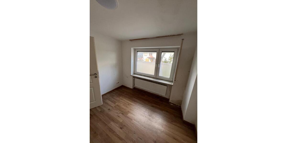 Erdgeschoßwohnung Uhingen - 3 Zimmer, 70 m&sup2;, 850&euro; | Angebot:24618223