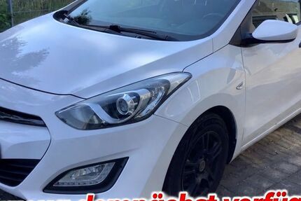 Hyundai i30 124.889 km 5.450 &euro; Esslingen am Neckar 73732