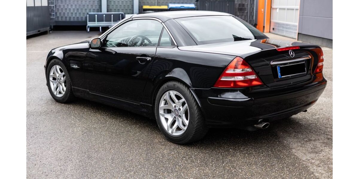 Mercedes-Benz SLK 200 61.800 km 11.000 &euro; Schorndorf 73614