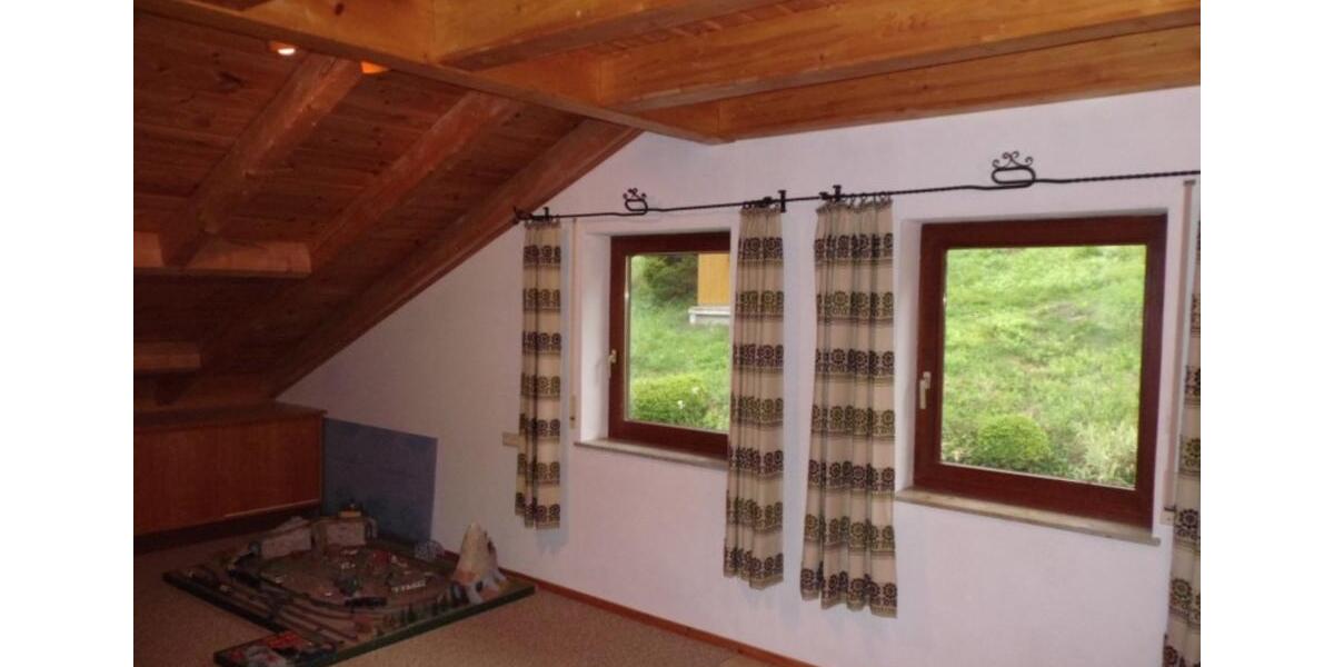 Einfamilienhaus Wiesensteig - 10.5 Zimmer, 180 m&sup2;, 490.000&euro; | Angebot:24638352