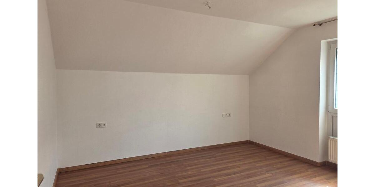 Dachgeschoßwohnung Plochingen - 3 Zimmer, 103 m&sup2;, 295.000&euro; | Angebot:26606972