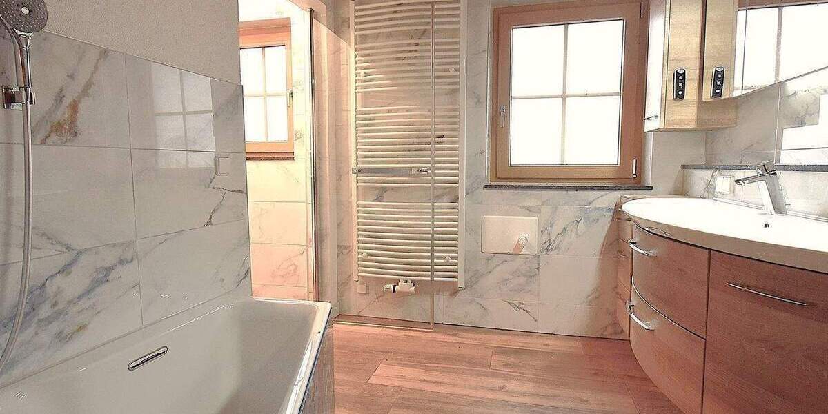 Mehrfamilienhaus, Wohnhaus Böbingen an der Rems Böbingen - 7 Zimmer, 224 m&sup2;, 600.000&euro; | Angebot:26703166