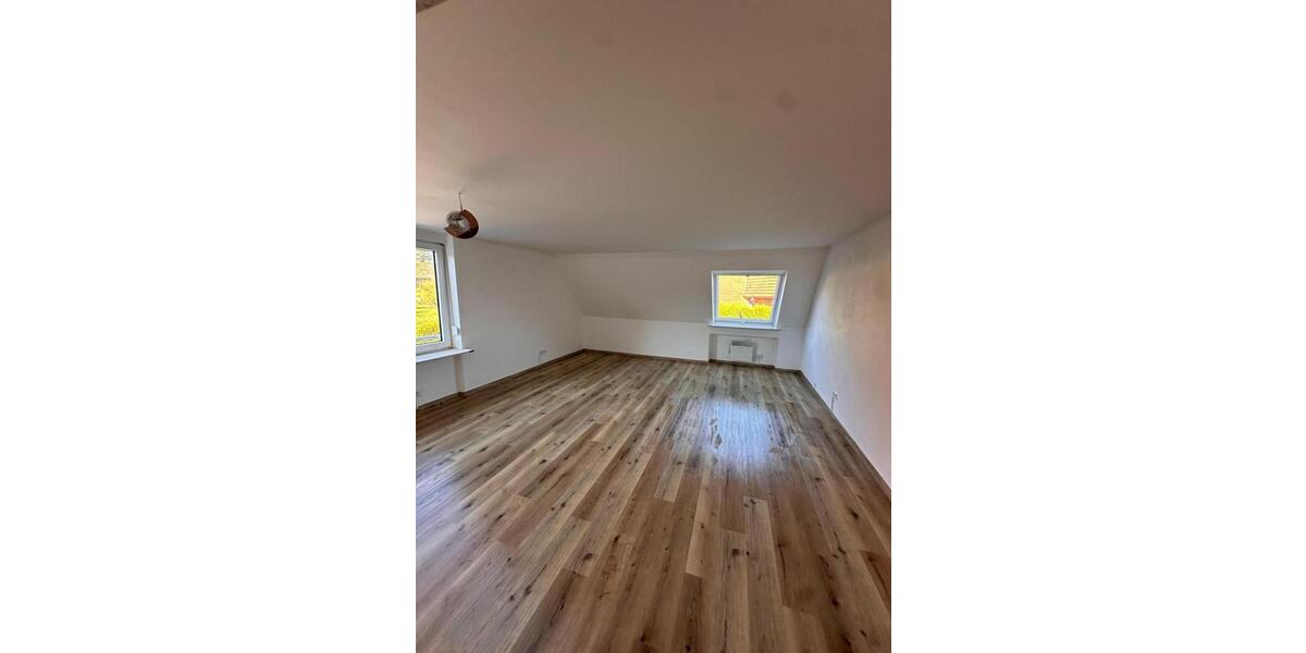 Dachgeschoßwohnung Welzheim - 4 Zimmer, 107 m&sup2;, 840&euro; | Angebot:25715185