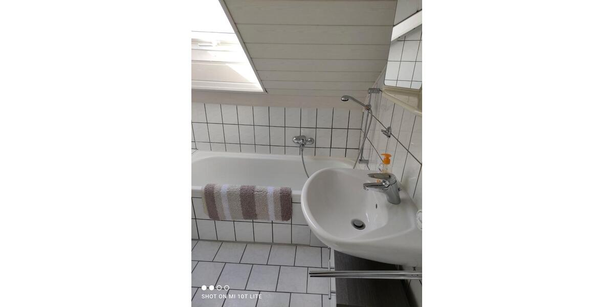 Dachgeschoßwohnung Gammelshausen - 4 Zimmer, 45 m&sup2;, 440&euro; | Angebot:27611697