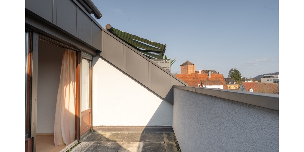 Sonnige Dachgeschoss-Oase mit PV-Anlage und Balkon - Etagenwohnung Schorndorf | Angebot:26818454