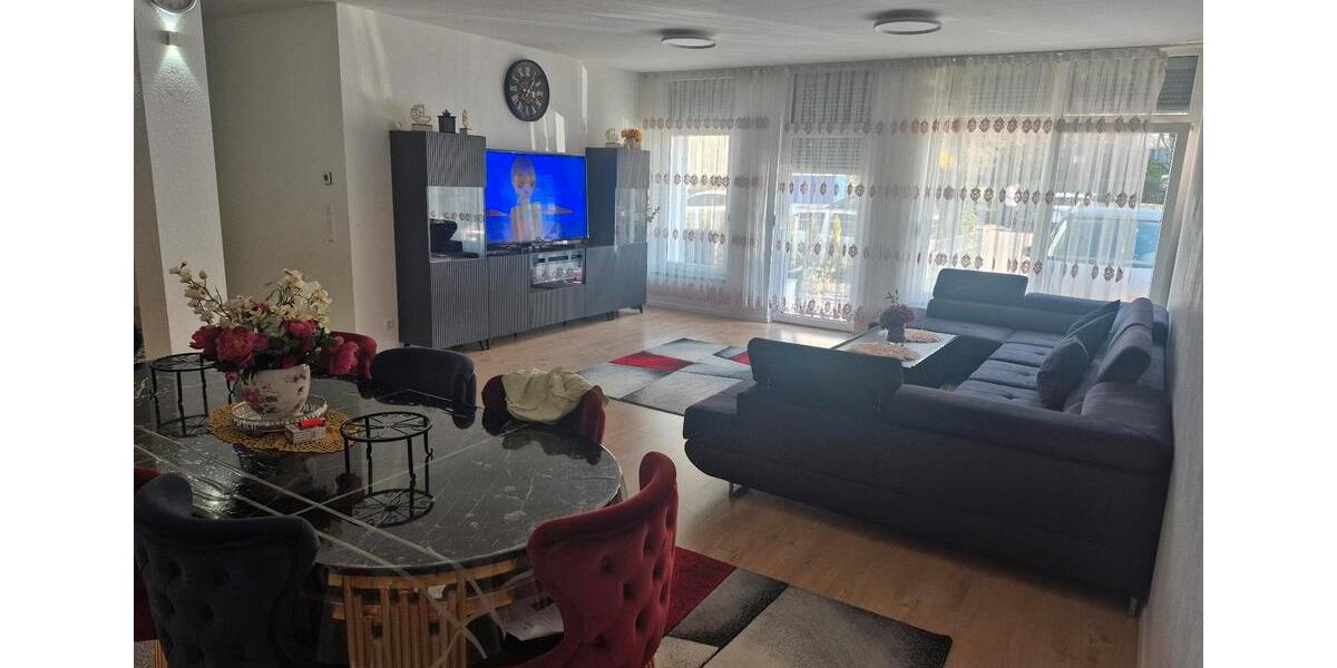 Erdgeschoßwohnung Göppingen Bruckwasen - 4.5 Zimmer, 134 m&sup2;, 370.000&euro; | Angebot:25843724
