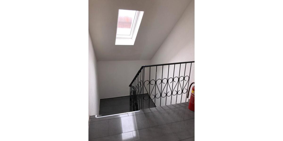 Dachgeschoßwohnung Kirchheim unter Teck - 4.5 Zimmer, 120 m&sup2;, 265.000&euro; | Angebot:23394841