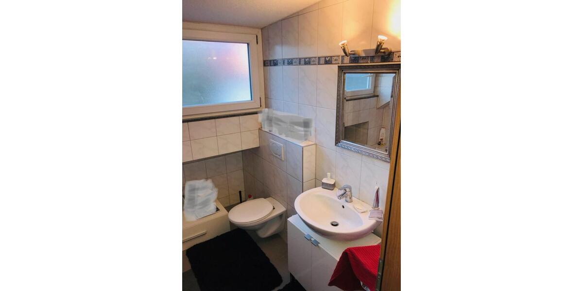 Dachgeschoßwohnung Esslingen am Neckar Hegensberg - 3 Zimmer, 71 m&sup2;, 1.350&euro; | Angebot:25174491