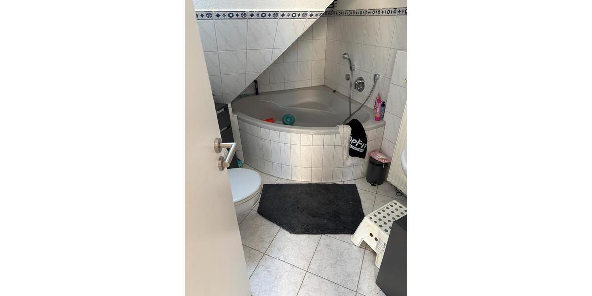 Einfamilienhaus Göppingen Bruckwasen - 6 Zimmer, 120 m&sup2;, 380.000&euro; | Angebot:27045423