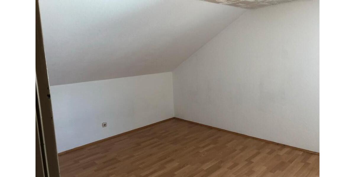 Dachgeschoßwohnung Schorndorf - 2.5 Zimmer, 46 m&sup2;, 600&euro; | Angebot:25168979
