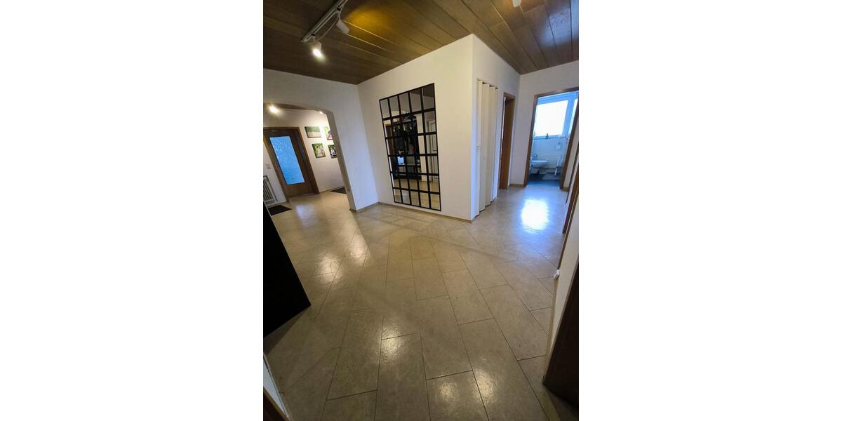 Erdgeschoßwohnung Lonsee - 5 Zimmer, 144 m&sup2;, 1.350&euro; | Angebot:25963141