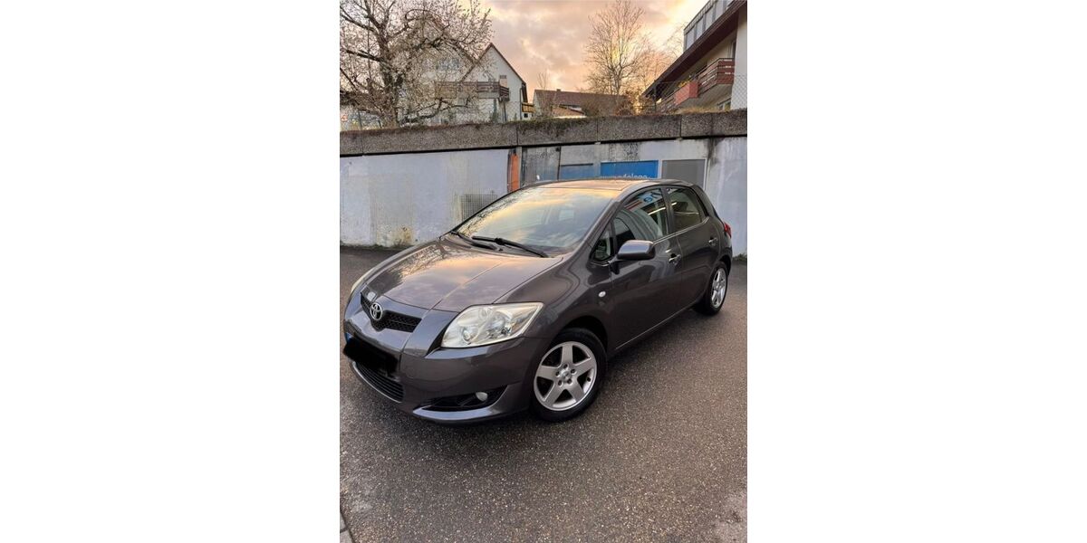 Toyota Auris 87.295 km 5.249 &euro; Esslingen 73732