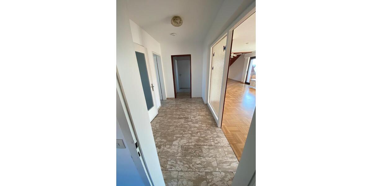 Etagenwohnung Nürtingen - 3 Zimmer, 89 m&sup2;, 1.130&euro; | Angebot:25638355