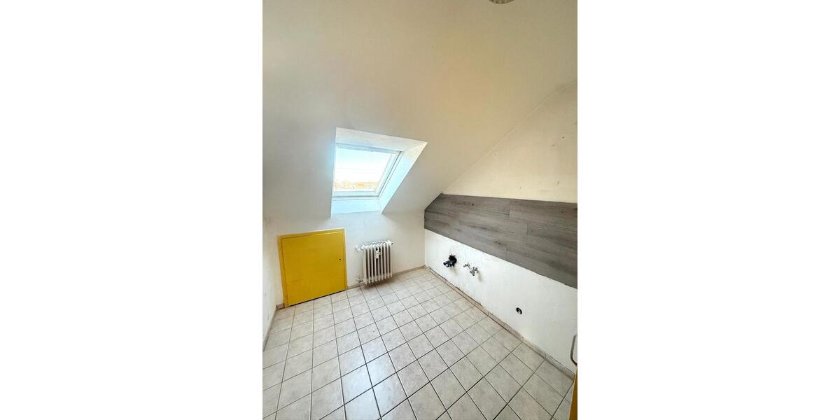 Dachgeschoßwohnung Kuchen - 3.5 Zimmer, 63 m&sup2;, 650&euro; | Angebot:25963154